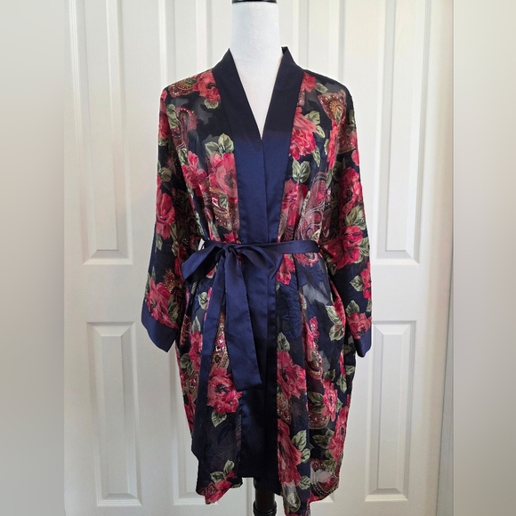 Victoria's Secret Other - Vintage Victoria's Secret Gold Label Satin Paisley Short Robe- One Size